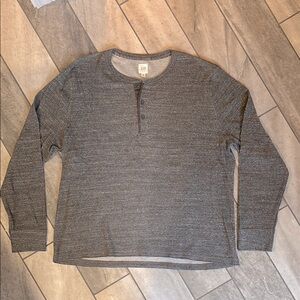 GAP Men's Gray Henley Shirt
